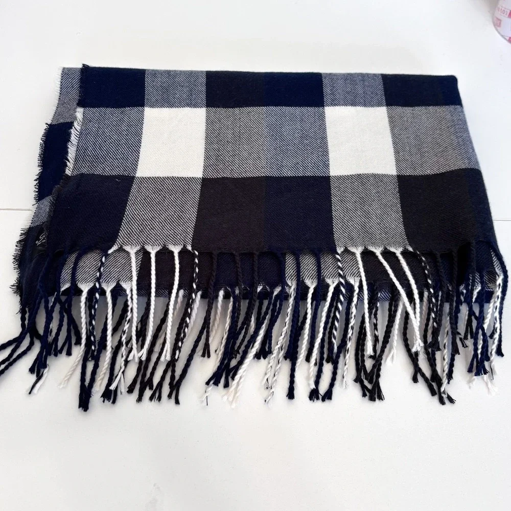 Plush Buffalo Plaid Scarf Wrap Shawl One Size Blue White Fringe Cozy 26X72
